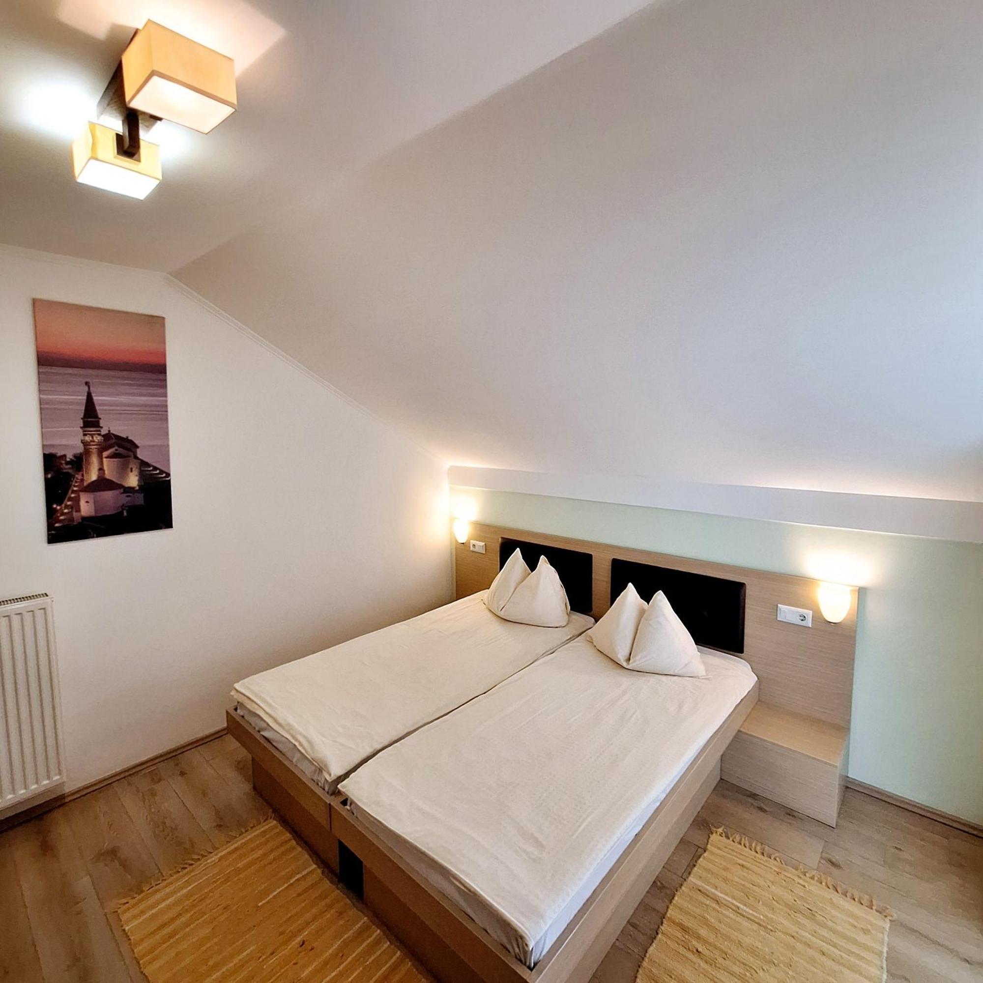 Penzion Gostisce Lesjak Orehova vas Exteriör bild
