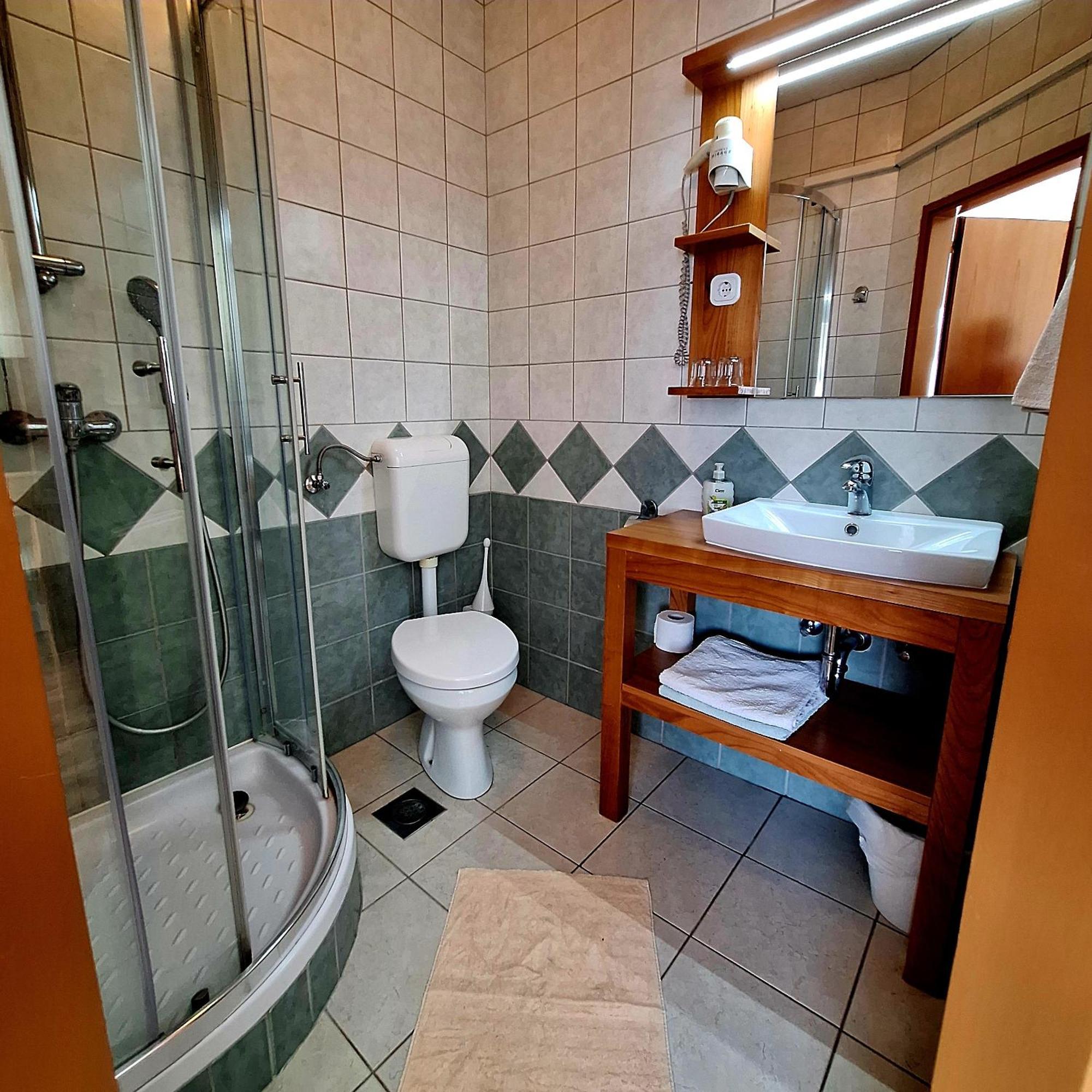 Penzion Gostisce Lesjak Orehova vas Exteriör bild